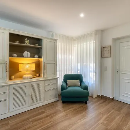 5 Star Luxury Sevenpines With Large Balcony And 3 Communal Pool
