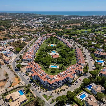 5 Star Luxury Sevenpines With Large Balcony And 3 Communal Pool Apartment