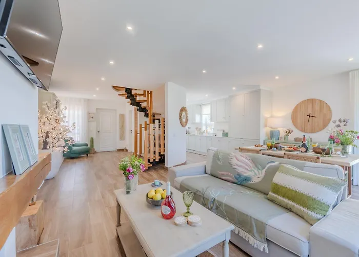 5 Star Luxury Sevenpines With Large Balcony And 3 Communal Pool Апартаменты *