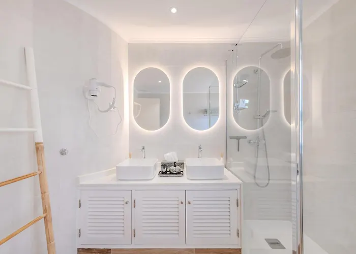 5 Star Luxury Sevenpines With Large Balcony And 3 Communal Pool
