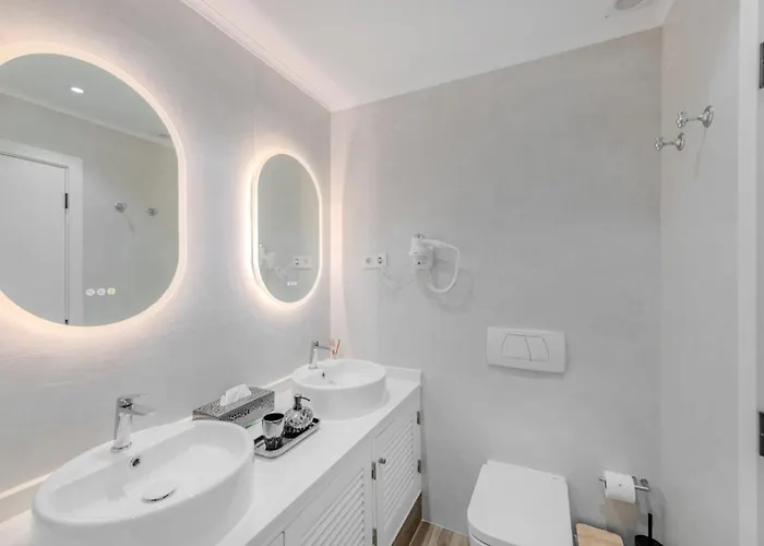 Апартаменты 5 Star Luxury Sevenpines With Large Balcony And 3 Communal Pool