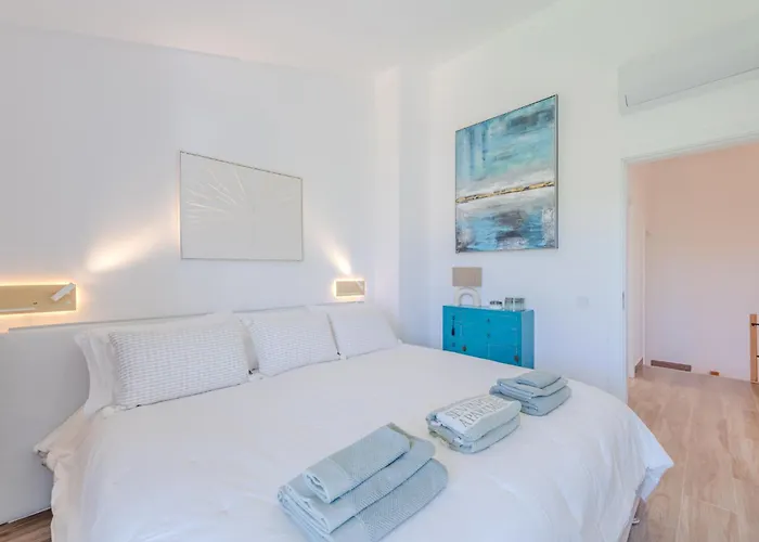 5 Star Luxury Sevenpines With Large Balcony And 3 Communal Pool