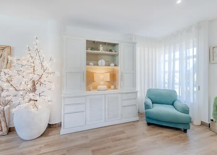 5 Star Luxury Sevenpines With Large Balcony And 3 Communal Pool Апартаменты